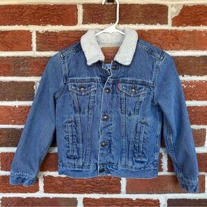 Levi’s youth sherpa-lined denim jacket in size Small (8–10 YRS✨